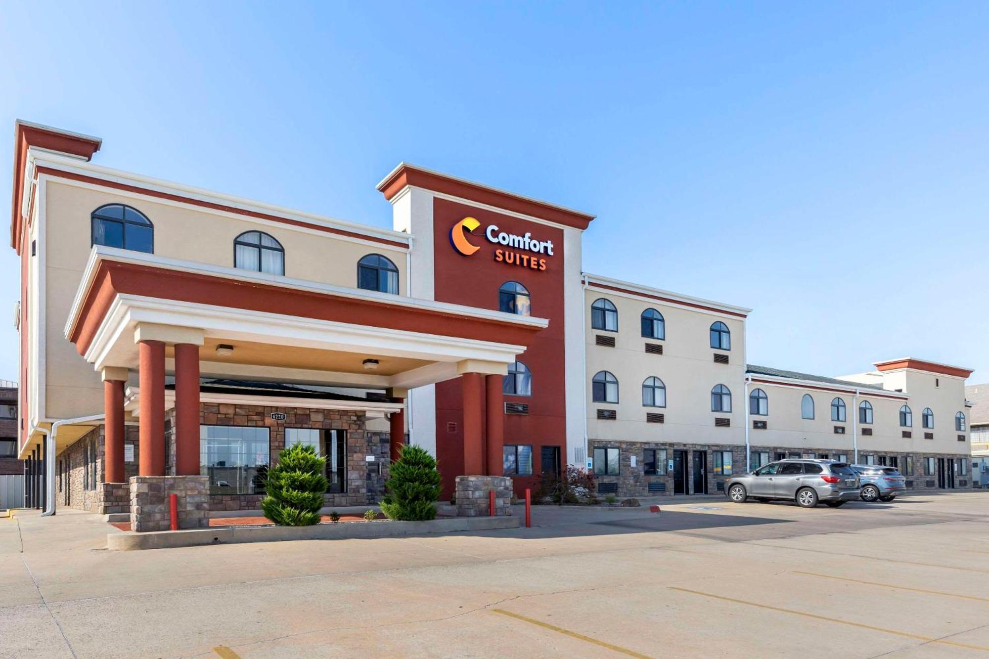 Comfort Suites Fairgrounds West Oklahoma Stadt Exterior foto